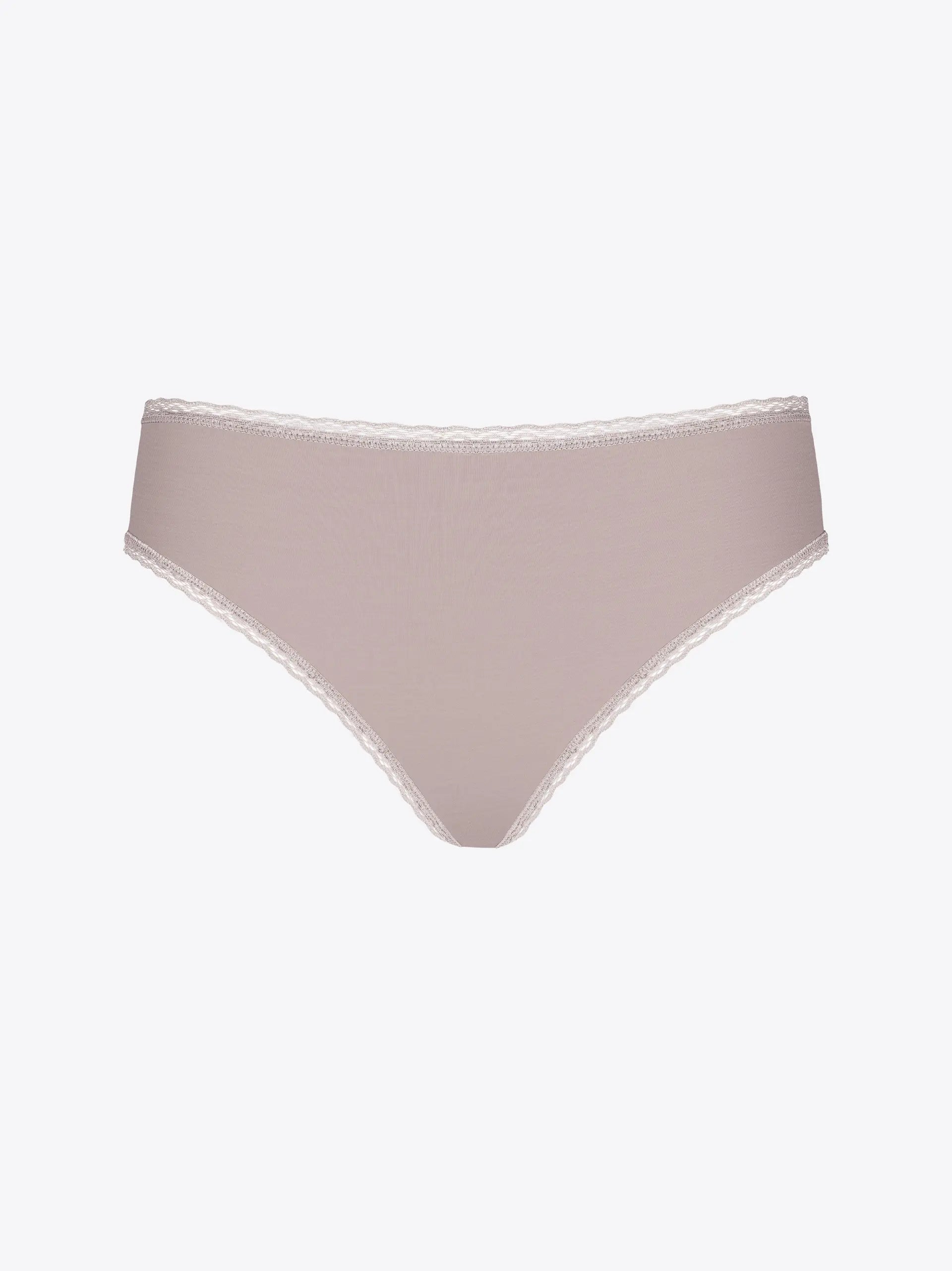 seamless panties with a concealed pocket, moisture-wicking finish, and stretchable fabric for convenience, comfort, and a smooth undergarment line.Hanna Tai