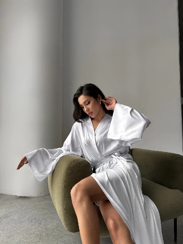 women's pajamas in soft, breathable materialsSilk Long Robe with Straight Sleeves