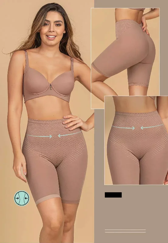 body shaper with adjustable hooks for a custom fitSEAMLESS SMOOTHING SLIP SHORT