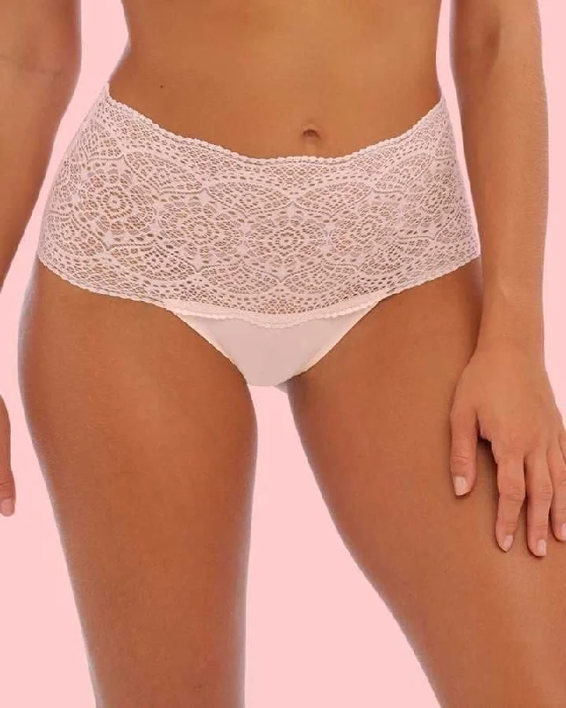 sheer lace bikini panties for a seductive lookCulotte haute extensible