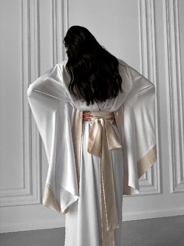 women's pajamas for those who want to feel pampered and lovedKimono Sleeves Two-Tone Long Robe