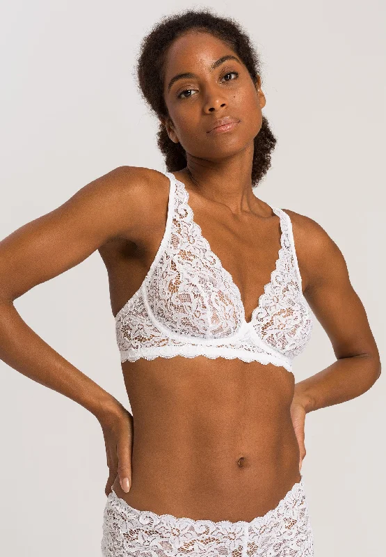 lightweight silk panties with a stretch lace trim for a flirty lookMoments Soft Bra